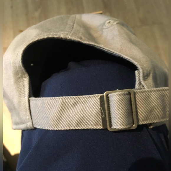 Nike hat - Picture 2 of 4